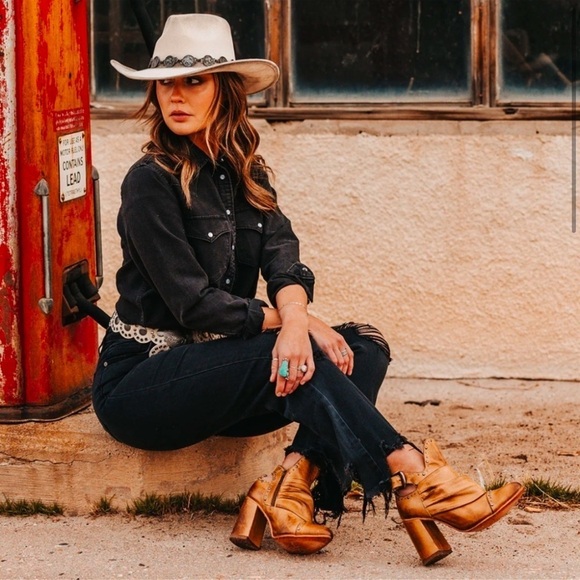 NEW FreeBird Jericho Bootie tan leather ankle strap - Picture 2 of 16